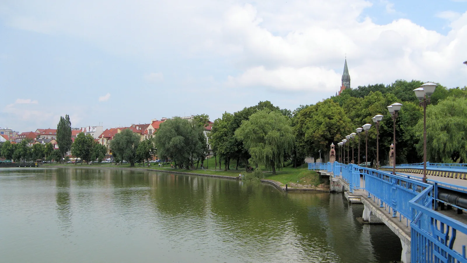Ełk: miejski brzeg Mazur, kultura i wydarzenia w jednym planie